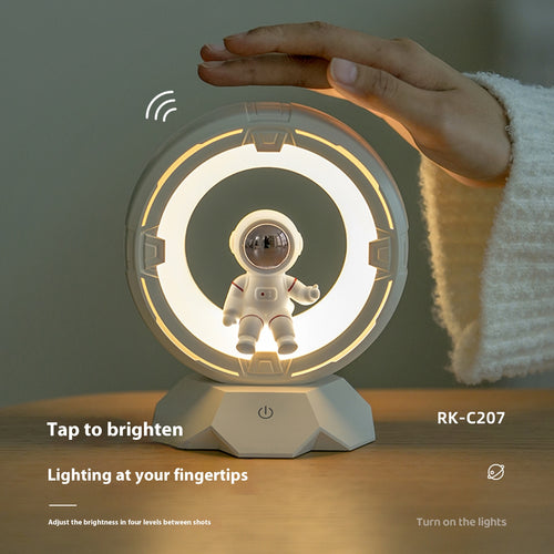Creative Astronaut LED Small Night Lamp / White